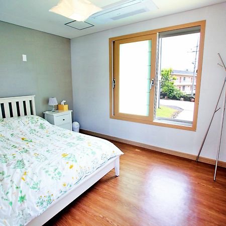 Saemmoru Pension Сеогвипо Екстериор снимка